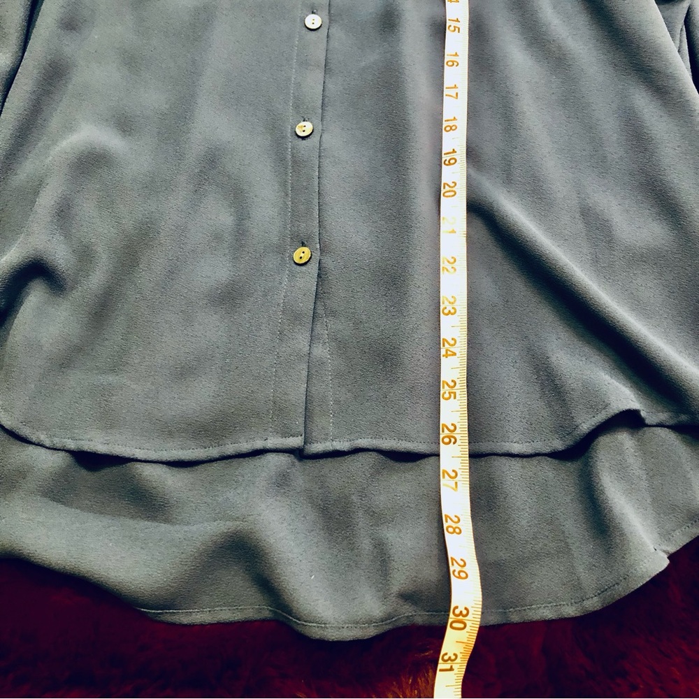 J JILL blue blouse in new condition. Perfect for work or going out. Size M NWOT - Picture 10 of 10